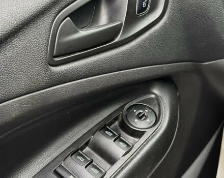 Бежевый Форд Эскейп, объемом двигателя 2.49 л и пробегом 110 тыс. км за 13300 $, фото 11 на Automoto.ua