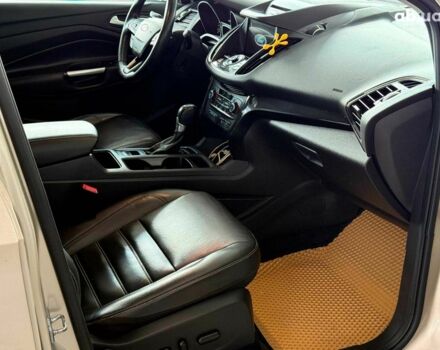 Бежевый Форд Эскейп, объемом двигателя 2 л и пробегом 195 тыс. км за 13490 $, фото 20 на Automoto.ua