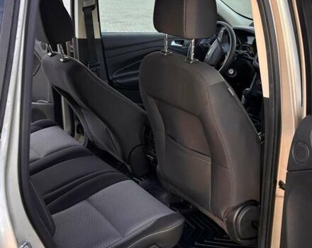 Бежевый Форд Эскейп, объемом двигателя 0 л и пробегом 164 тыс. км за 10899 $, фото 12 на Automoto.ua