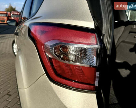 Бежевый Форд Эскейп, объемом двигателя 2.5 л и пробегом 190 тыс. км за 10199 $, фото 9 на Automoto.ua