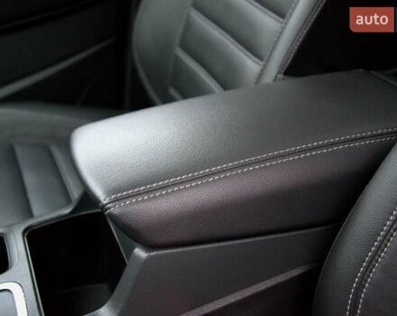 Бежевый Форд Эскейп, объемом двигателя 2 л и пробегом 141 тыс. км за 14900 $, фото 23 на Automoto.ua