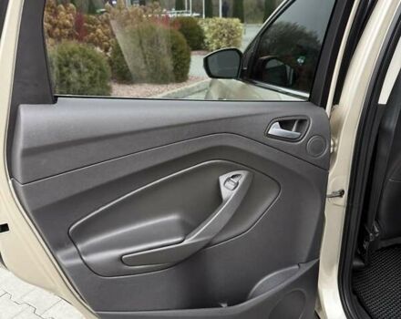 Бежевый Форд Эскейп, объемом двигателя 2 л и пробегом 118 тыс. км за 14000 $, фото 11 на Automoto.ua