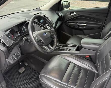 Бежевый Форд Эскейп, объемом двигателя 2 л и пробегом 118 тыс. км за 14000 $, фото 2 на Automoto.ua