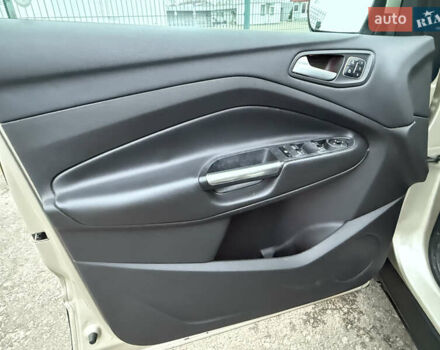 Бежевый Форд Эскейп, объемом двигателя 2 л и пробегом 128 тыс. км за 15990 $, фото 9 на Automoto.ua