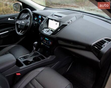 Бежевый Форд Эскейп, объемом двигателя 2 л и пробегом 141 тыс. км за 14900 $, фото 32 на Automoto.ua