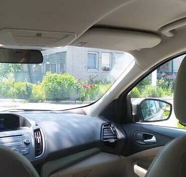 Бежевый Форд Эскейп, объемом двигателя 2 л и пробегом 116 тыс. км за 13300 $, фото 13 на Automoto.ua