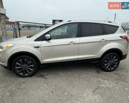 Бежевый Форд Эскейп, объемом двигателя 2 л и пробегом 128 тыс. км за 15990 $, фото 2 на Automoto.ua