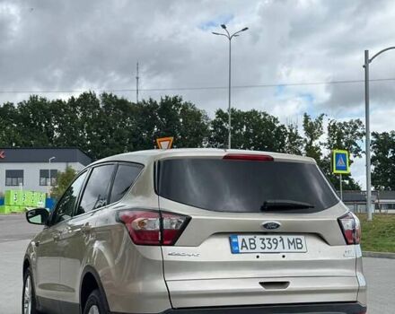 Бежевый Форд Эскейп, объемом двигателя 1.5 л и пробегом 111 тыс. км за 12900 $, фото 2 на Automoto.ua