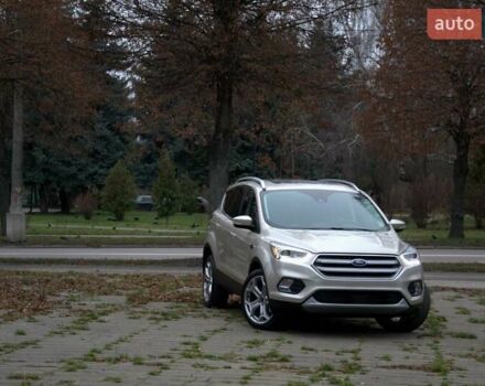 Бежевый Форд Эскейп, объемом двигателя 2 л и пробегом 141 тыс. км за 14900 $, фото 3 на Automoto.ua