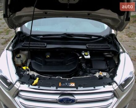 Бежевый Форд Эскейп, объемом двигателя 2 л и пробегом 141 тыс. км за 14900 $, фото 42 на Automoto.ua