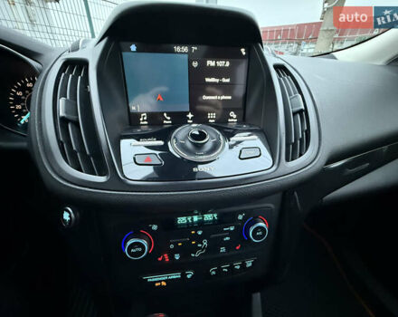 Бежевый Форд Эскейп, объемом двигателя 2 л и пробегом 128 тыс. км за 15990 $, фото 17 на Automoto.ua