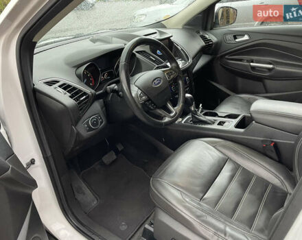 Бежевий Форд Ескейп, об'ємом двигуна 1.5 л та пробігом 227 тис. км за 13400 $, фото 5 на Automoto.ua