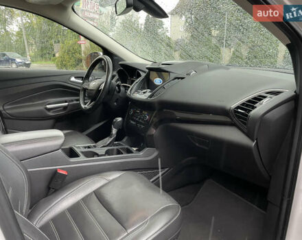 Бежевий Форд Ескейп, об'ємом двигуна 1.5 л та пробігом 227 тис. км за 13400 $, фото 8 на Automoto.ua