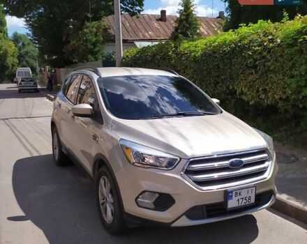 Бежевый Форд Эскейп, объемом двигателя 1.5 л и пробегом 152 тыс. км за 12420 $, фото 1 на Automoto.ua