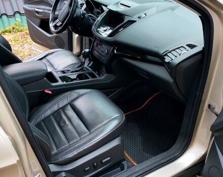 Бежевый Форд Эскейп, объемом двигателя 2 л и пробегом 130 тыс. км за 15500 $, фото 7 на Automoto.ua