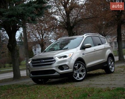 Бежевый Форд Эскейп, объемом двигателя 2 л и пробегом 141 тыс. км за 14900 $, фото 41 на Automoto.ua