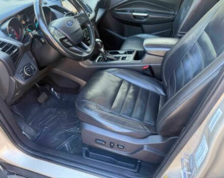 Бежевый Форд Эскейп, объемом двигателя 2 л и пробегом 67 тыс. км за 3100 $, фото 9 на Automoto.ua