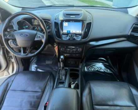 Бежевый Форд Эскейп, объемом двигателя 2 л и пробегом 67 тыс. км за 3100 $, фото 10 на Automoto.ua