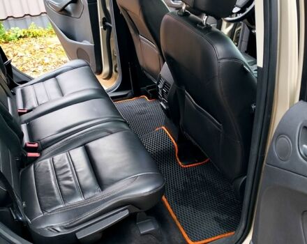 Бежевый Форд Эскейп, объемом двигателя 2 л и пробегом 130 тыс. км за 15500 $, фото 6 на Automoto.ua