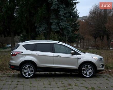 Бежевый Форд Эскейп, объемом двигателя 2 л и пробегом 141 тыс. км за 14900 $, фото 17 на Automoto.ua