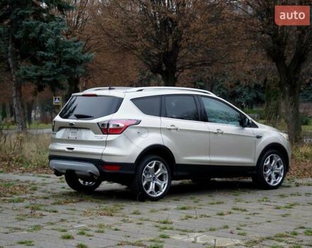 Бежевый Форд Эскейп, объемом двигателя 2 л и пробегом 141 тыс. км за 14900 $, фото 18 на Automoto.ua