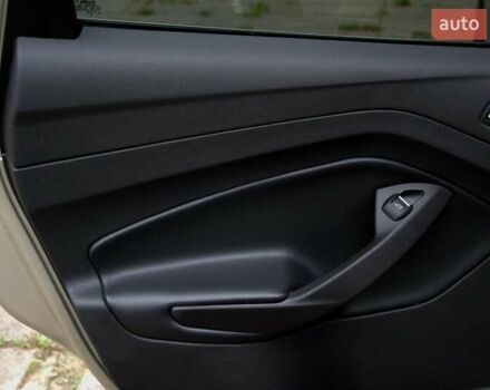 Бежевый Форд Эскейп, объемом двигателя 2 л и пробегом 141 тыс. км за 14900 $, фото 35 на Automoto.ua