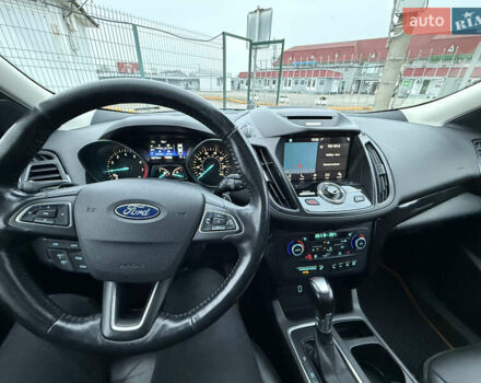 Бежевый Форд Эскейп, объемом двигателя 2 л и пробегом 128 тыс. км за 15990 $, фото 16 на Automoto.ua