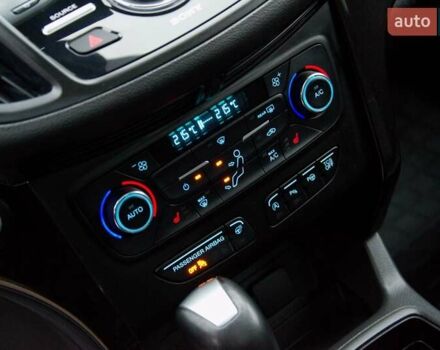 Бежевый Форд Эскейп, объемом двигателя 2 л и пробегом 141 тыс. км за 14900 $, фото 24 на Automoto.ua