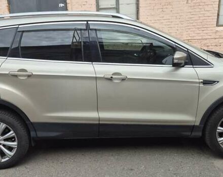 Бежевый Форд Эскейп, объемом двигателя 2 л и пробегом 178 тыс. км за 17000 $, фото 3 на Automoto.ua