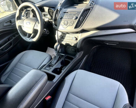 Бежевый Форд Эскейп, объемом двигателя 2.5 л и пробегом 190 тыс. км за 10199 $, фото 22 на Automoto.ua