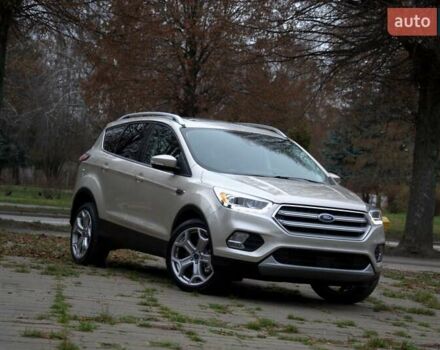 Бежевый Форд Эскейп, объемом двигателя 2 л и пробегом 141 тыс. км за 14900 $, фото 1 на Automoto.ua