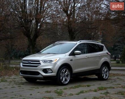 Бежевый Форд Эскейп, объемом двигателя 2 л и пробегом 141 тыс. км за 14900 $, фото 6 на Automoto.ua