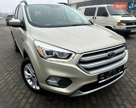 Бежевый Форд Эскейп, объемом двигателя 1.5 л и пробегом 161 тыс. км за 10499 $, фото 1 на Automoto.ua