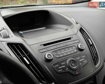 Бежевий Форд Ескейп, об'ємом двигуна 1.5 л та пробігом 57 тис. км за 13990 $, фото 18 на Automoto.ua