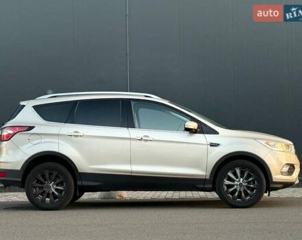 Бежевий Форд Ескейп, об'ємом двигуна 1.5 л та пробігом 38 тис. км за 13800 $, фото 4 на Automoto.ua