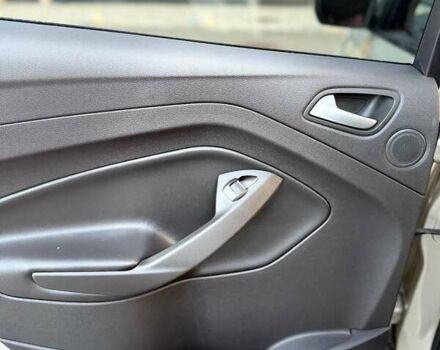 Бежевий Форд Ескейп, об'ємом двигуна 1.5 л та пробігом 38 тис. км за 13800 $, фото 35 на Automoto.ua