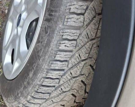 Бежевый Форд Эскейп, объемом двигателя 2.5 л и пробегом 117 тыс. км за 13200 $, фото 13 на Automoto.ua