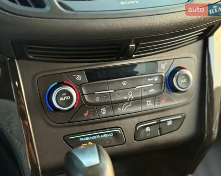 Бежевий Форд Ескейп, об'ємом двигуна 1.5 л та пробігом 38 тис. км за 13800 $, фото 28 на Automoto.ua