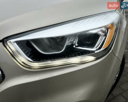 Бежевый Форд Эскейп, объемом двигателя 1.5 л и пробегом 161 тыс. км за 10499 $, фото 4 на Automoto.ua