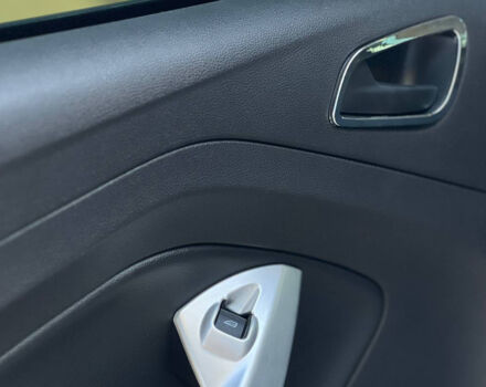 Бежевый Форд Эскейп, объемом двигателя 2.5 л и пробегом 60 тыс. км за 15800 $, фото 17 на Automoto.ua