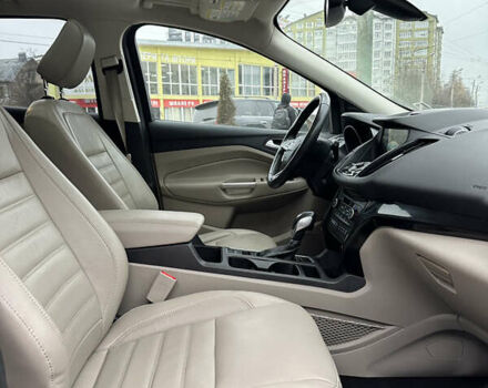 Бежевый Форд Эскейп, объемом двигателя 2 л и пробегом 126 тыс. км за 14400 $, фото 7 на Automoto.ua