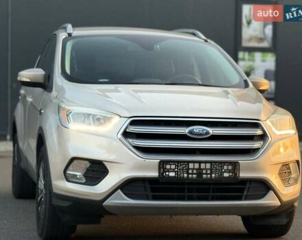 Бежевий Форд Ескейп, об'ємом двигуна 1.5 л та пробігом 38 тис. км за 13800 $, фото 1 на Automoto.ua