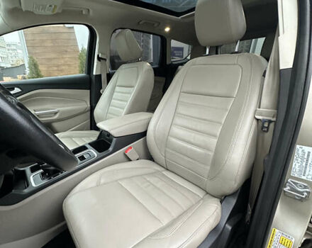 Бежевый Форд Эскейп, объемом двигателя 2 л и пробегом 126 тыс. км за 14400 $, фото 6 на Automoto.ua