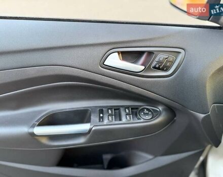 Бежевий Форд Ескейп, об'ємом двигуна 1.5 л та пробігом 38 тис. км за 13800 $, фото 33 на Automoto.ua