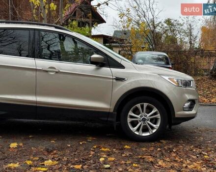Бежевий Форд Ескейп, об'ємом двигуна 1.5 л та пробігом 57 тис. км за 13990 $, фото 3 на Automoto.ua