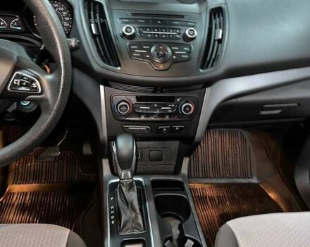 Бежевый Форд Эскейп, объемом двигателя 1.5 л и пробегом 57 тыс. км за 14300 $, фото 5 на Automoto.ua