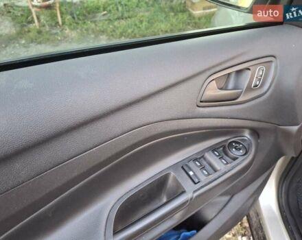 Бежевый Форд Эскейп, объемом двигателя 2.5 л и пробегом 117 тыс. км за 13200 $, фото 11 на Automoto.ua