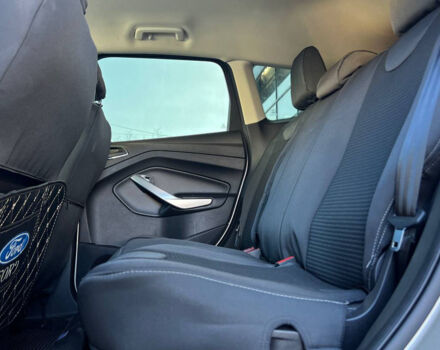 Бежевый Форд Эскейп, объемом двигателя 2.5 л и пробегом 60 тыс. км за 15800 $, фото 18 на Automoto.ua