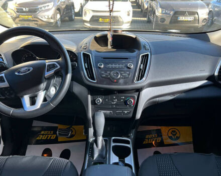 Бежевый Форд Эскейп, объемом двигателя 2.5 л и пробегом 60 тыс. км за 15800 $, фото 15 на Automoto.ua