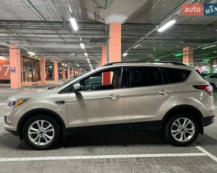 Бежевый Форд Эскейп, объемом двигателя 1.5 л и пробегом 57 тыс. км за 14300 $, фото 4 на Automoto.ua